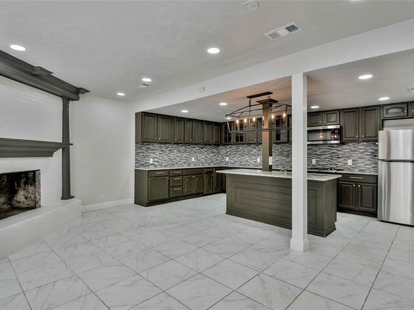 1722  Northbrook Court , Arlington Texas 76012