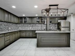 1722  Northbrook Court , Arlington Texas 76012