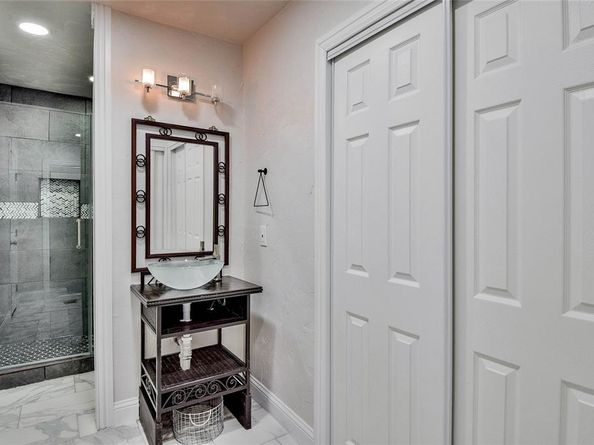 1722  Northbrook Court , Arlington Texas 76012