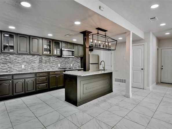 1722  Northbrook Court , Arlington Texas 76012