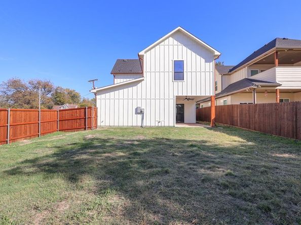2900  8th Avenue , Fort Worth Texas 76110