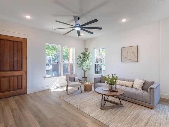 2900  8th Avenue , Fort Worth Texas 76110