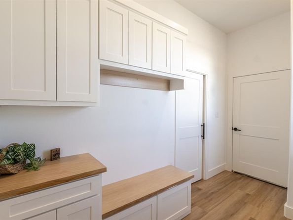 2900  8th Avenue , Fort Worth Texas 76110