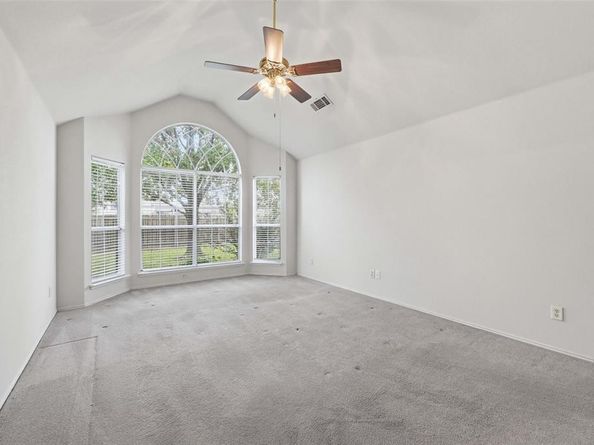 605  Kingfisher Lane , Arlington Texas 76002