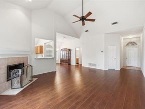 605  Kingfisher Lane , Arlington Texas 76002