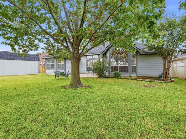 605  Kingfisher Lane , Arlington Texas 76002