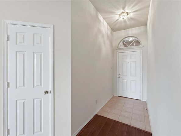 605  Kingfisher Lane , Arlington Texas 76002