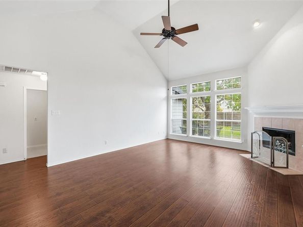 605  Kingfisher Lane , Arlington Texas 76002