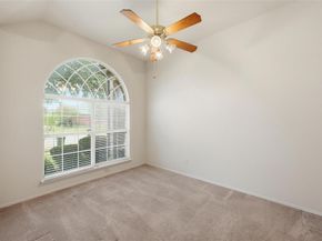 605  Kingfisher Lane , Arlington Texas 76002