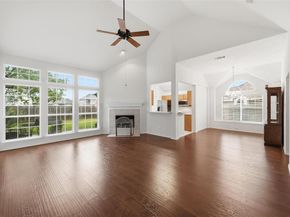 605  Kingfisher Lane , Arlington Texas 76002