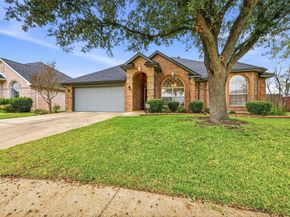 605  Kingfisher Lane , Arlington Texas 76002