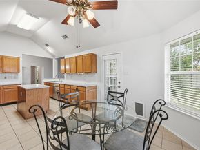 605  Kingfisher Lane , Arlington Texas 76002