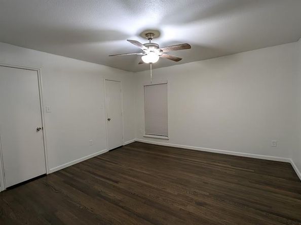 1406  Eastus Drive , Dallas Texas 75208