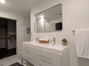 1406  Eastus Drive , Dallas Texas 75208