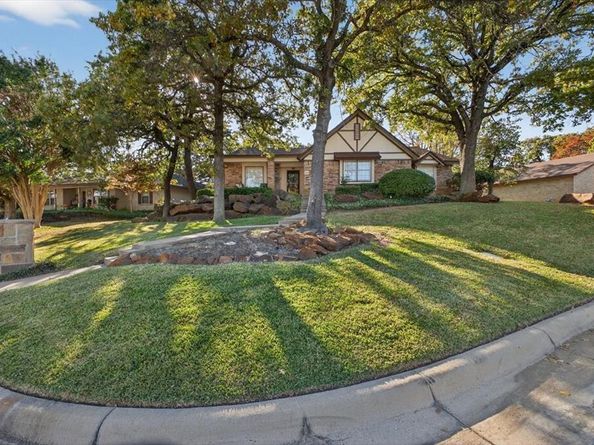 5112  Misty Wood Drive , Arlington Texas 76017