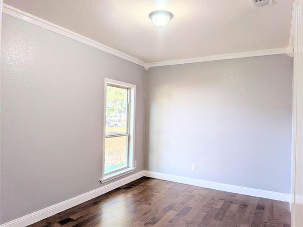 608  Holcomb Road , Dallas Texas 75217