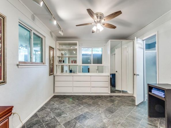 405  Chandler Lake Road , Fort Worth Texas 76103