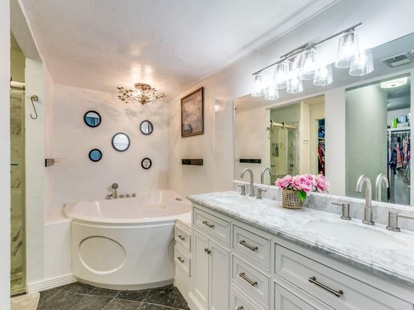 405  Chandler Lake Road , Fort Worth Texas 76103