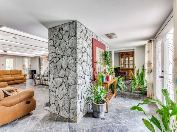 405  Chandler Lake Road , Fort Worth Texas 76103