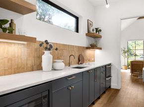 10510  Les Jardins Drive , Dallas Texas 75229