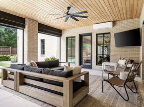 10510  Les Jardins Drive , Dallas Texas 75229