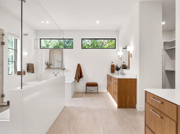 10510  Les Jardins Drive , Dallas Texas 75229