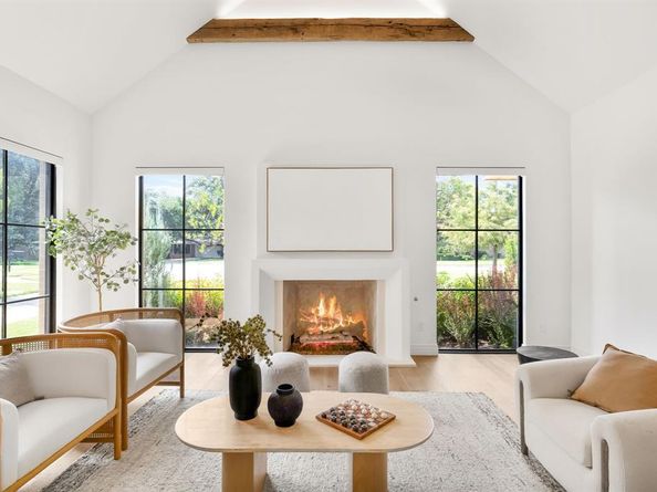 10510  Les Jardins Drive , Dallas Texas 75229