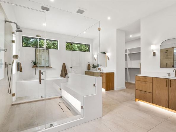 10510  Les Jardins Drive , Dallas Texas 75229