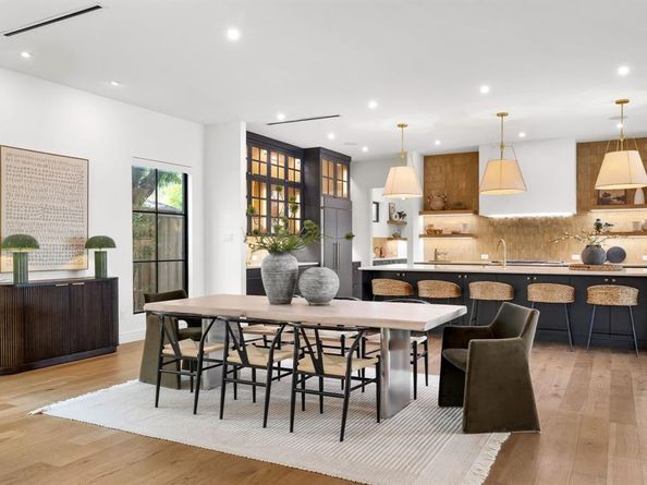 10510  Les Jardins Drive , Dallas Texas 75229