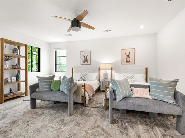 10510  Les Jardins Drive , Dallas Texas 75229