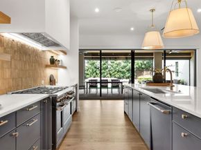 10510  Les Jardins Drive , Dallas Texas 75229