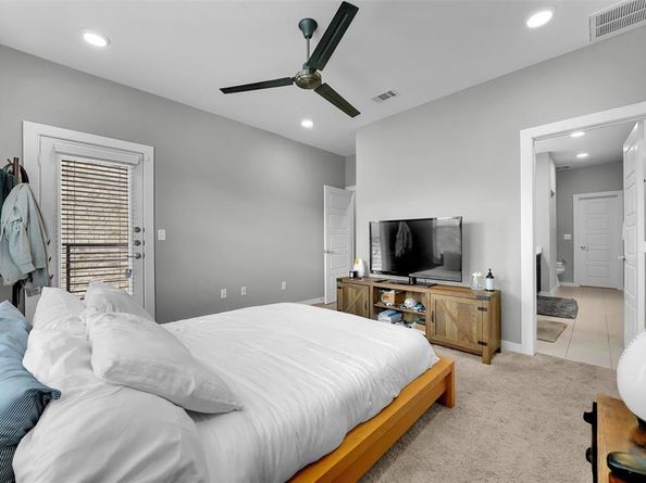 1565  Fiji Street , Dallas Texas 75203