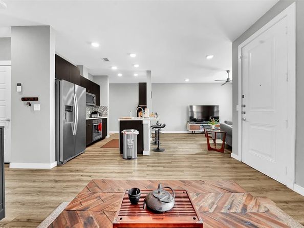 1565  Fiji Street , Dallas Texas 75203