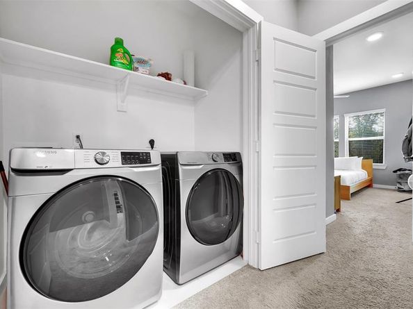 1565  Fiji Street , Dallas Texas 75203