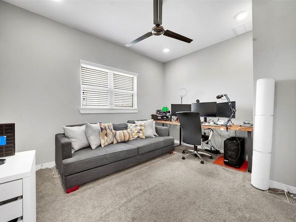 1565  Fiji Street , Dallas Texas 75203