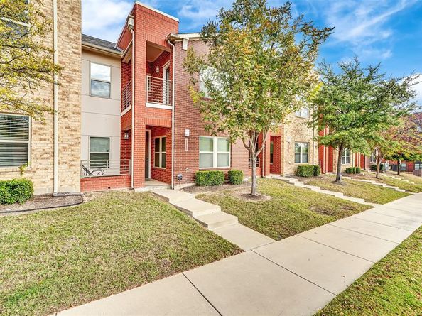 1565  Fiji Street , Dallas Texas 75203