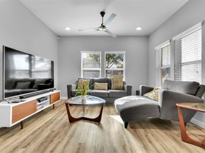 1565  Fiji Street , Dallas Texas 75203