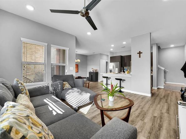 1565  Fiji Street , Dallas Texas 75203