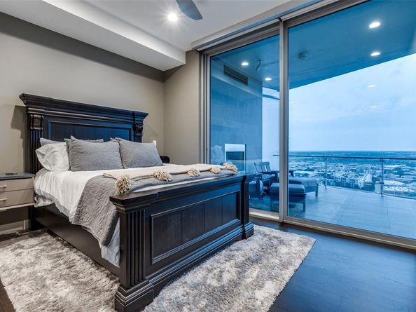 3130 N Harwood Street  1903, Dallas Texas 75201