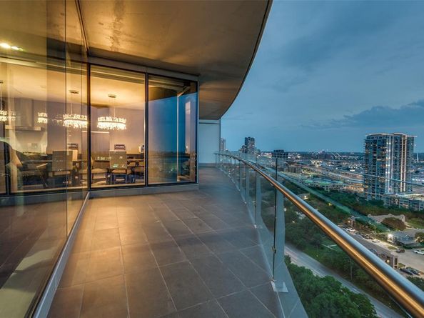 3130 N Harwood Street  1903, Dallas Texas 75201