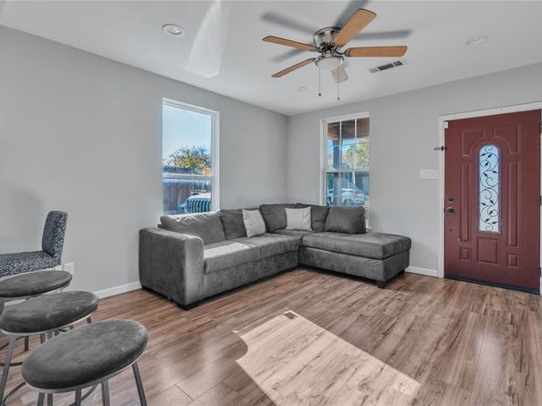 1315  Stewart Street , Fort Worth Texas 76104