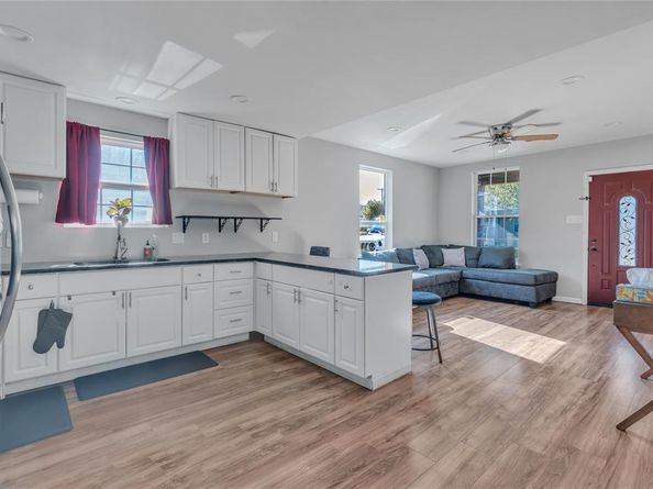 1315  Stewart Street , Fort Worth Texas 76104