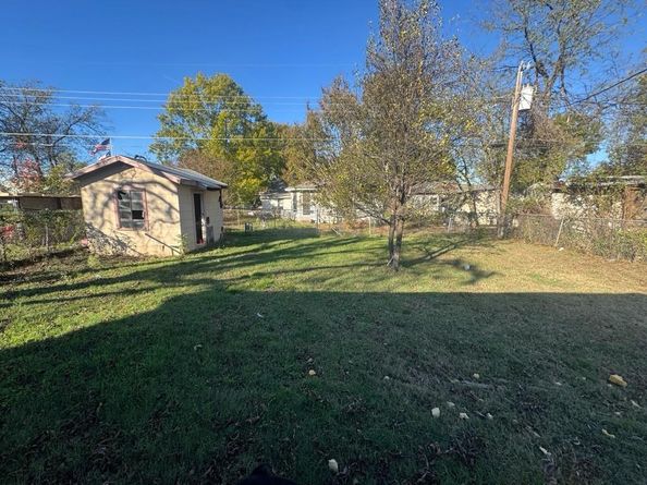 1613  James Drive , Garland Texas 75042