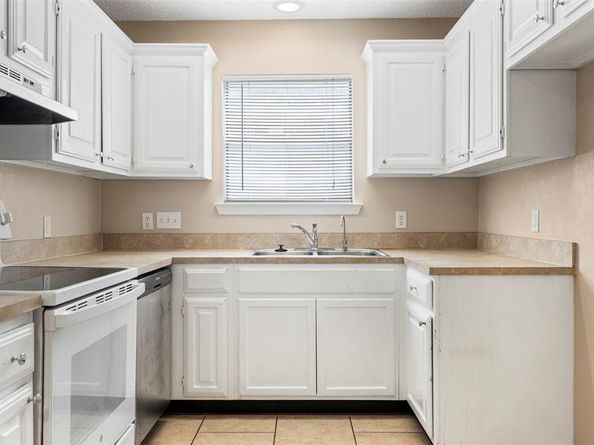 4010  David Drive , Rowlett Texas 75088