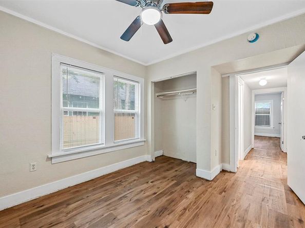 1016 E Arlington Avenue , Fort Worth Texas 76104