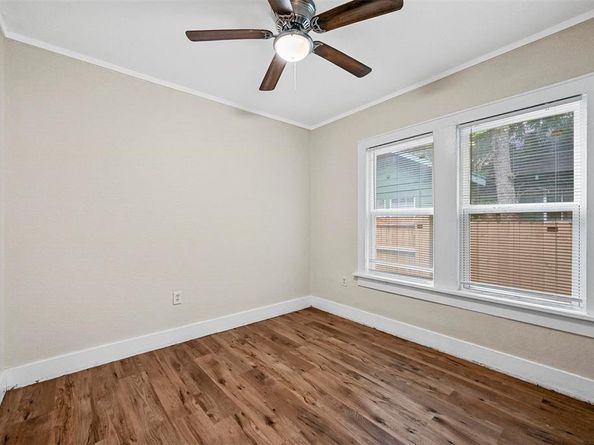 1016 E Arlington Avenue , Fort Worth Texas 76104