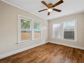 1016 E Arlington Avenue , Fort Worth Texas 76104