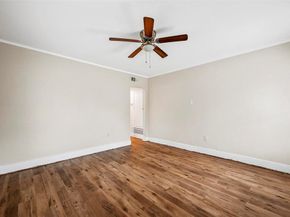 1016 E Arlington Avenue , Fort Worth Texas 76104