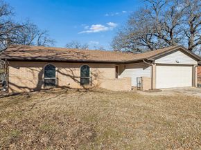 209 N Jarvis Lane , Azle Texas 76020