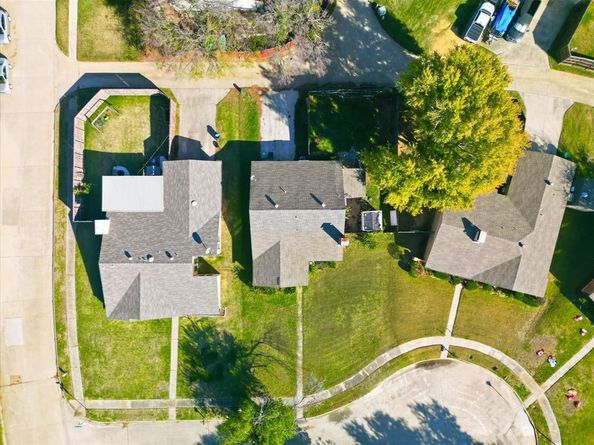 1705  Redbird Circle , Lewisville Texas 75067